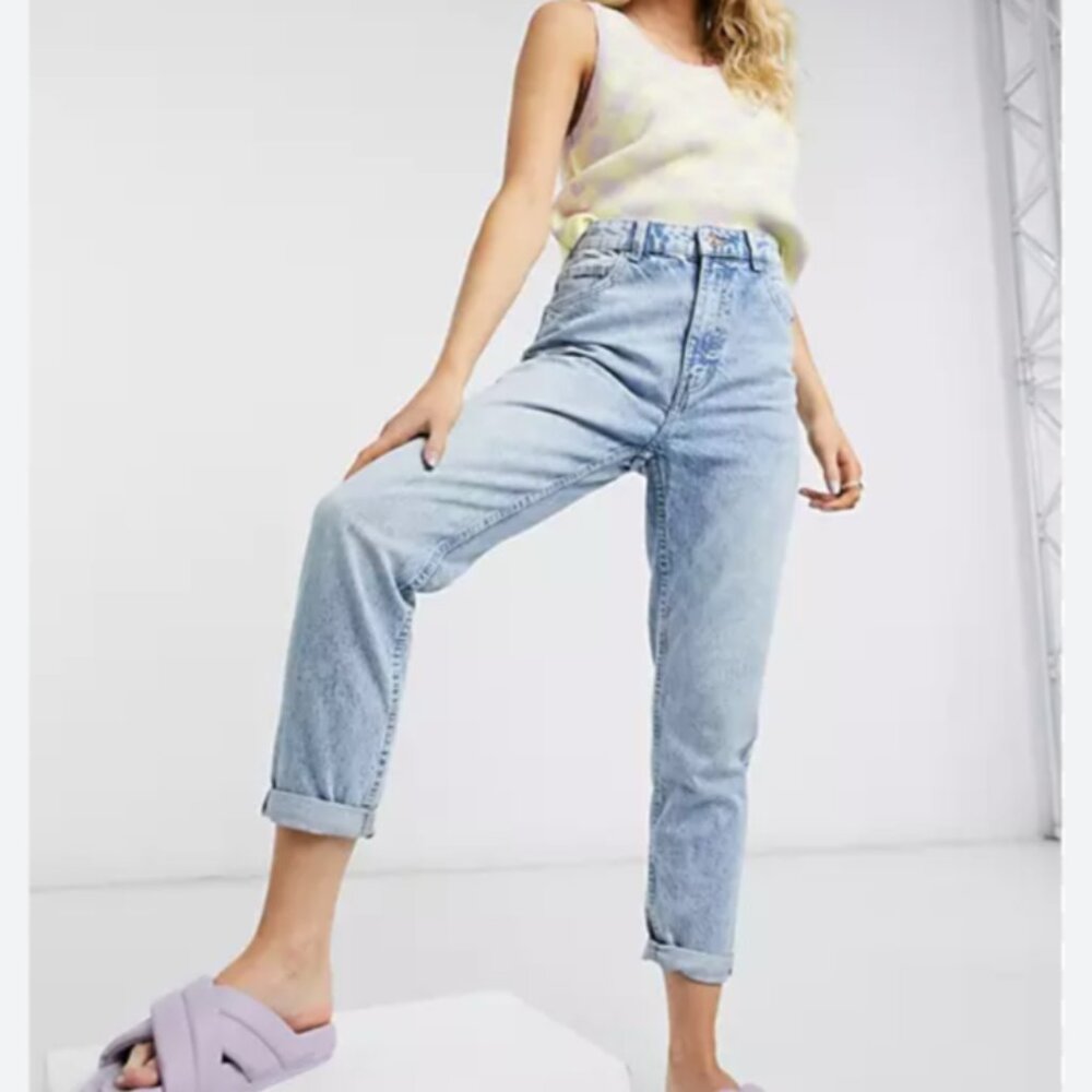 BERSHKA - Tapered 90s Jeans - LIGHT BLUE